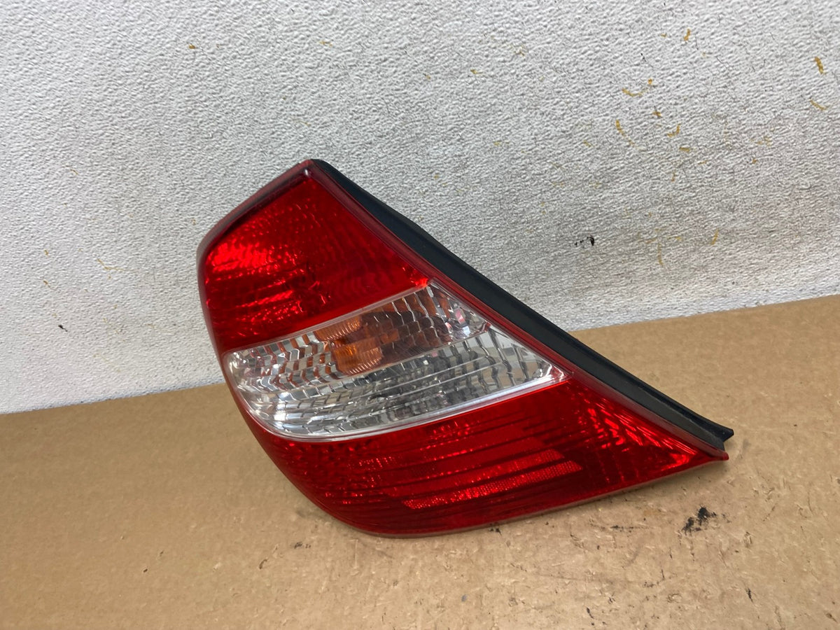 2002 2003 2004 Toyota Camry Left Driver LH Side Tail Light AI3675 LK1