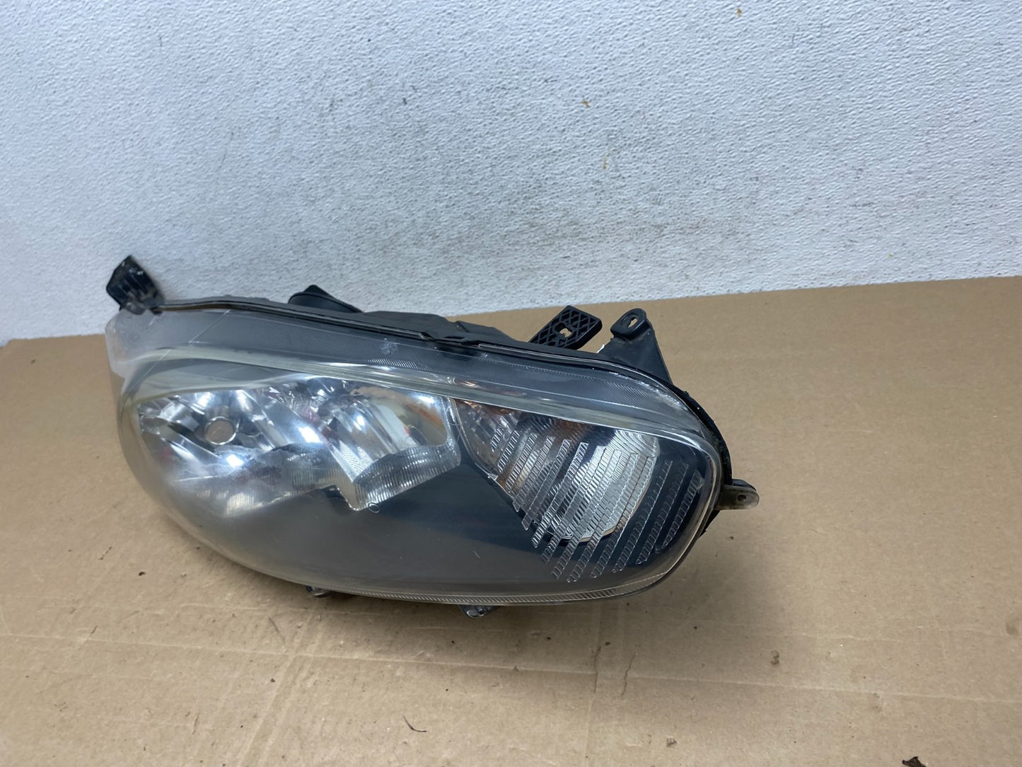 2014 to 2019 Ford Fiesta Right Passenger RH Halogen Headlight AE5019 DW1