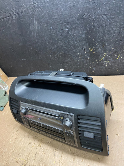 2002 2005 Toyota Camry Radio AM/FM CD Player Air Vent Bezel OEM t6156 DG3
