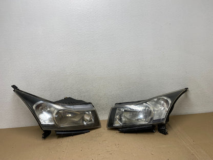 2011 to 2015 Chevrolet Cruze Halogen Left+Right Set Headlights AG6904 DW0