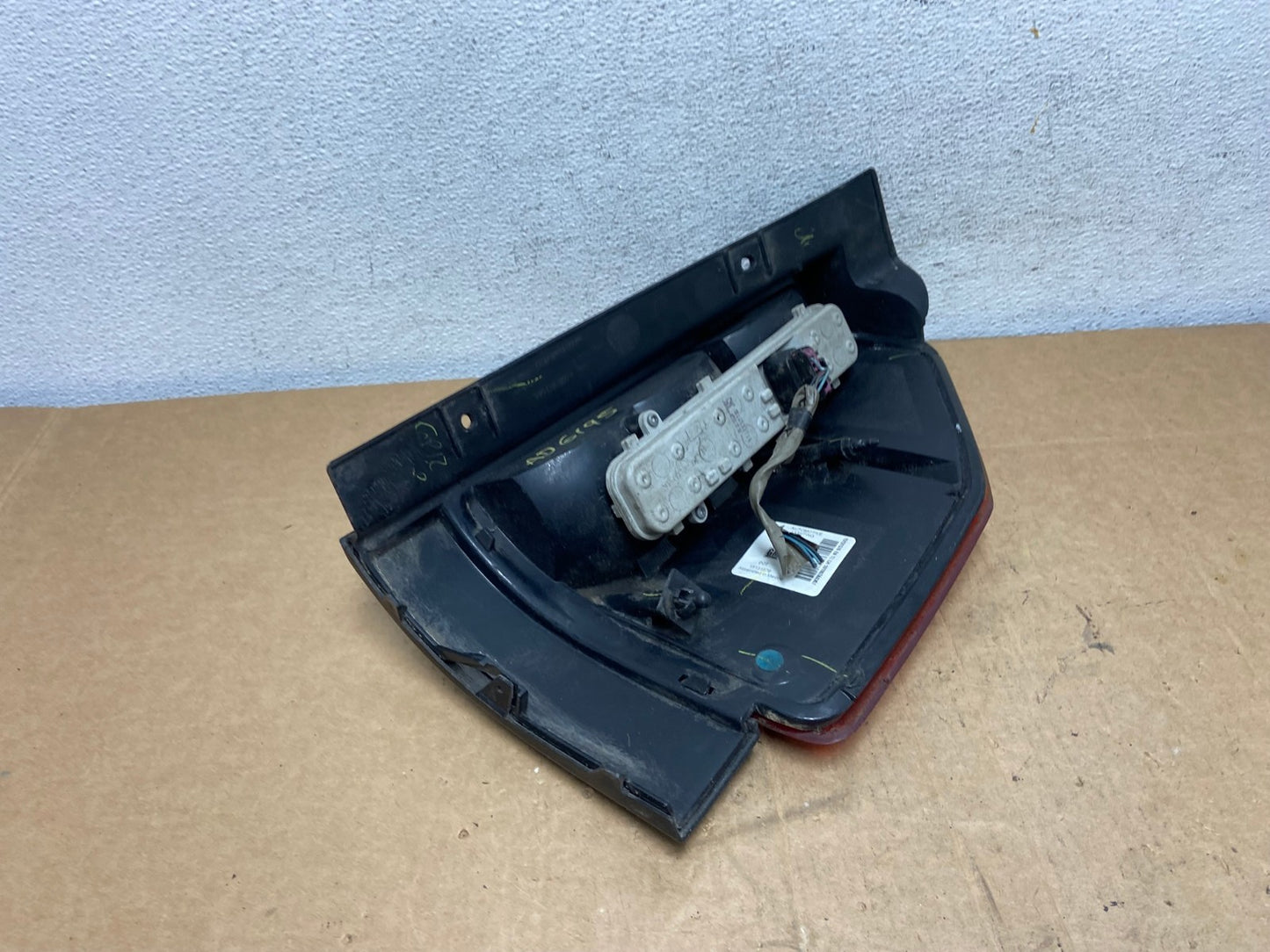 2002 to 2009 Gmc Envoy Left Driver Lh Side Tail Light AD6195 LK5