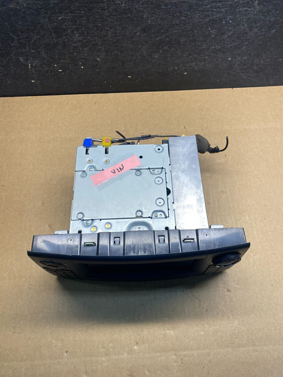 2009 to 2012 Mercedes ML350 GL450 Radio Navigation Screen Display AG7361 DG4
