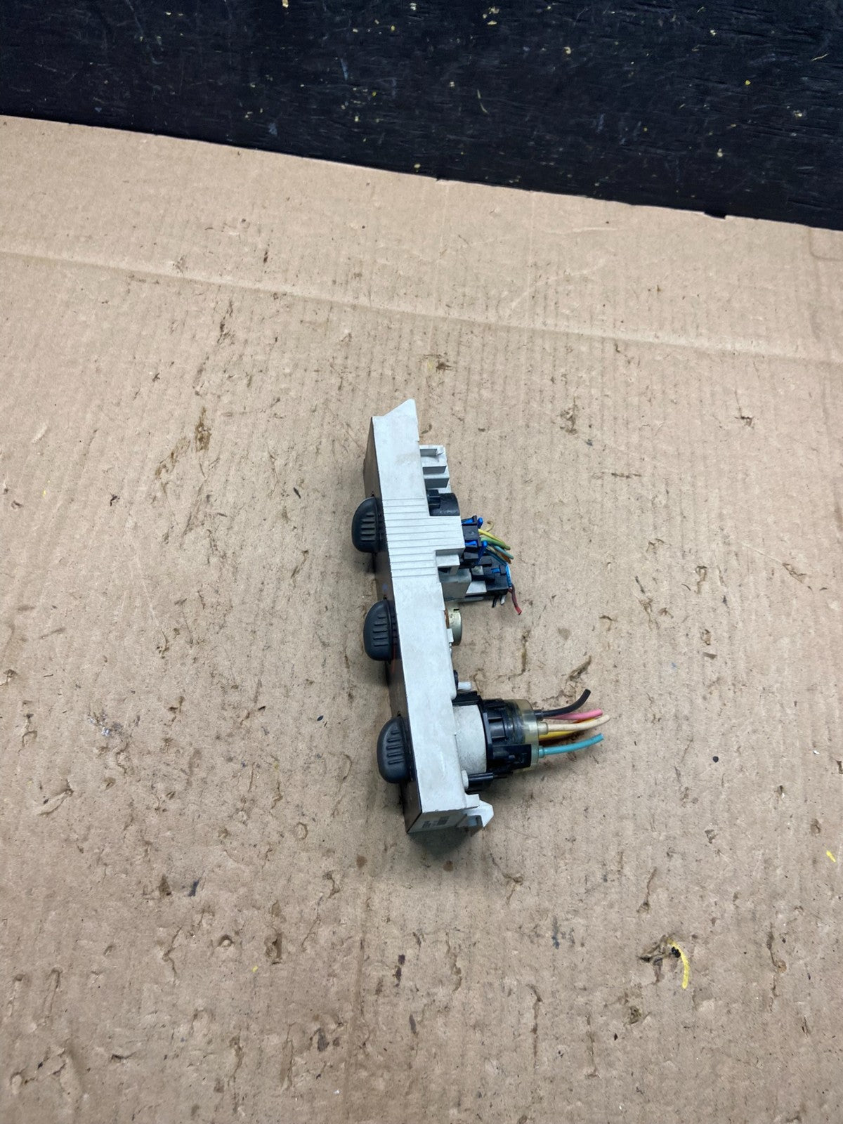 2001 - 2007 GMC Chevrolet Express 1500 Climate Control A/C Q0942 DG3