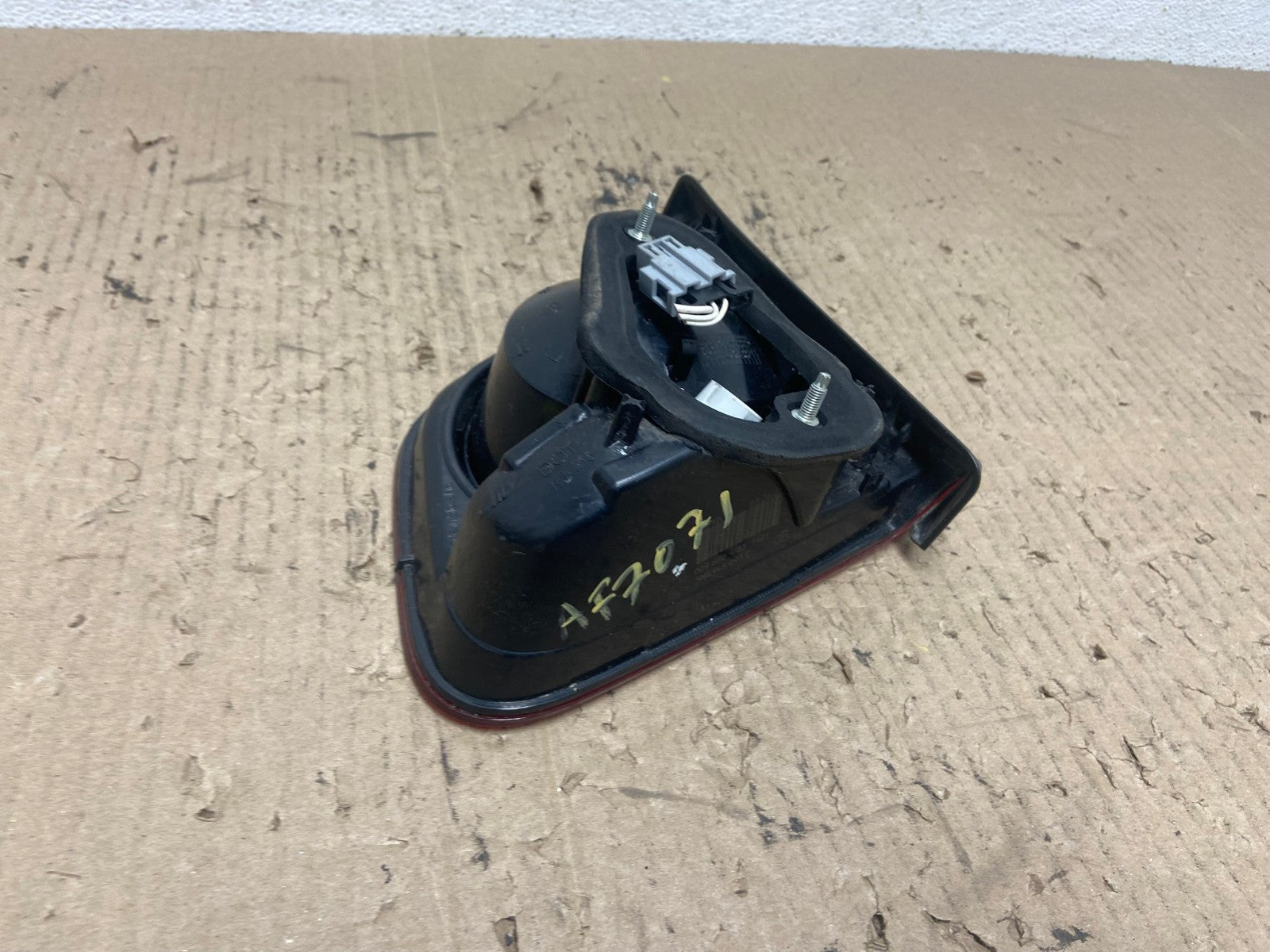 2009-2011 Volkswagen Tiguan Left Driver Side Inner Tail Light AF7071 LK5