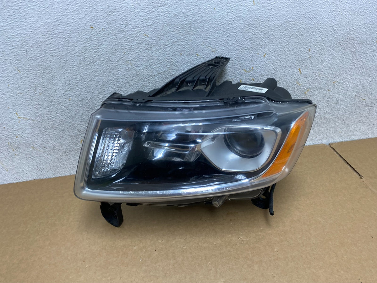 2014 to 2016 Jeep Grand Cherokee Halogen Left Driver LH Side Headlight AI2576 DW0