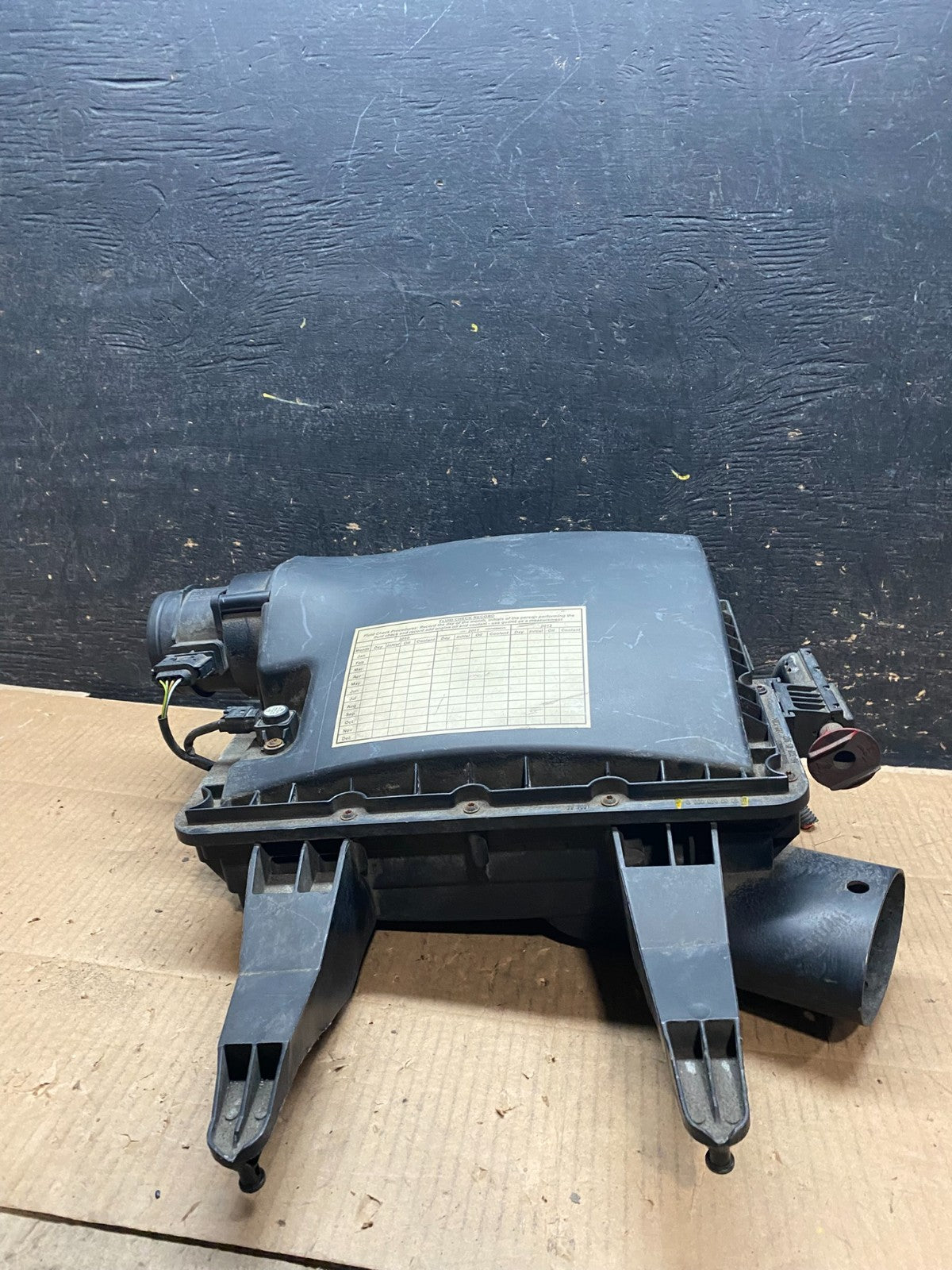 2010 to 2018 Mercedes-Benz Sprinter 2500 3.0L Air Cleaner Box OEM y1849 DG3