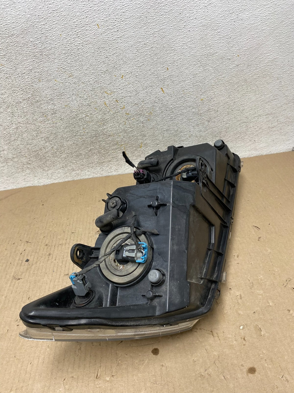 2009 to 2017 Dodge Journey Headlight Left Driver Lh Side Halogen AH6806 DW5