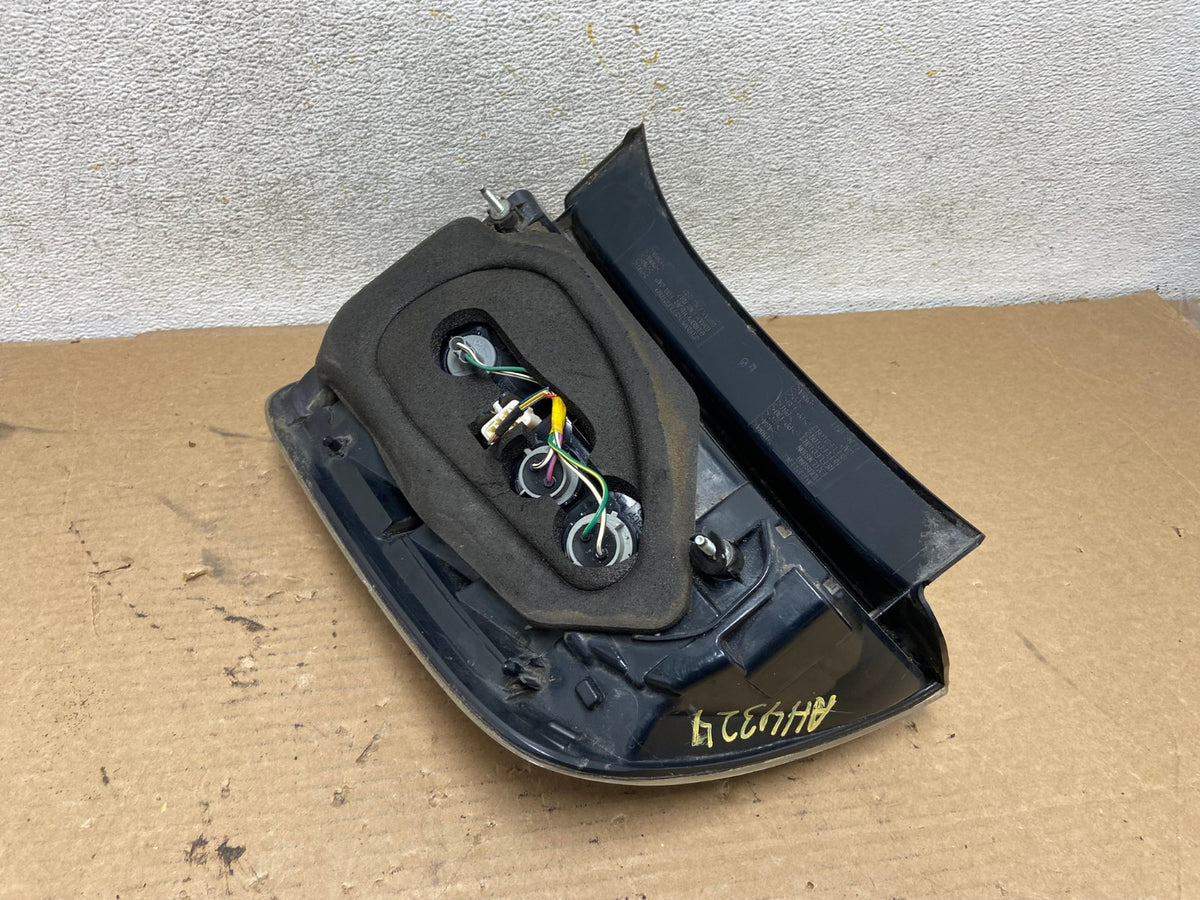 2004 2005 Toyota Prius Tail Light Left Driver Lh Side AH4324 LK4
