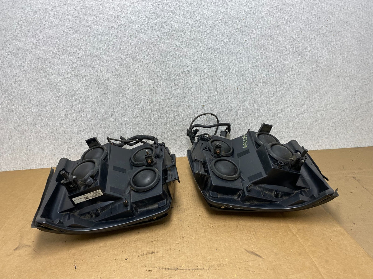 2003 to 2006 Cadillac Escalade Left+Right Xenon HID Headlights AE3269 DW7