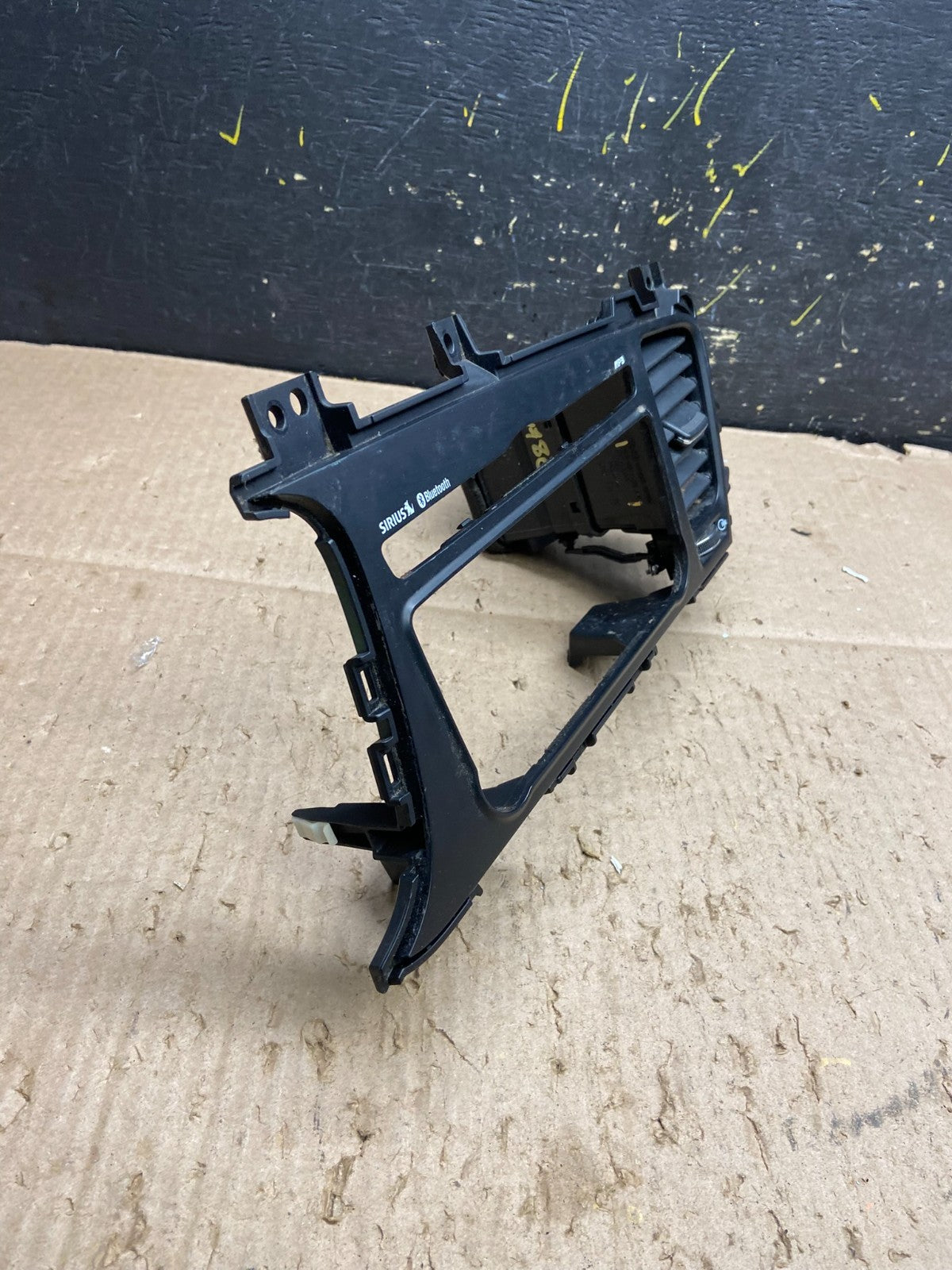 2011 2012 2013 Kia Optima Front  Dash Radio Bezel Trim Air Vent OEM Y7807 DG1