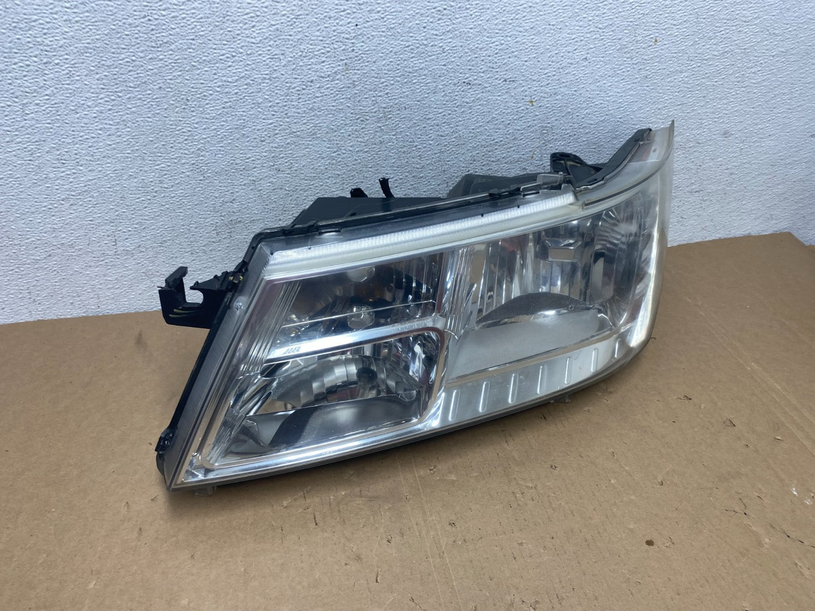 2009 to 2017 Dodge Journey Headlight Left Driver Lh Side Halogen AD7928 DW2