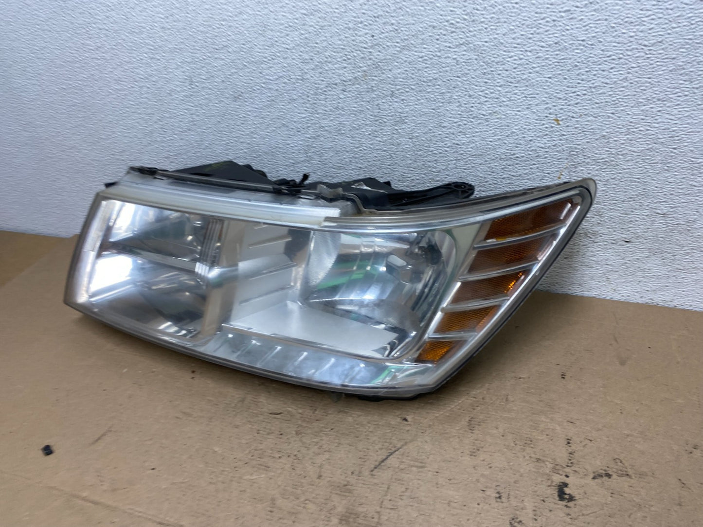 2009 to 2017 Dodge Journey Headlight Left Driver Lh Side Halogen AF5067 DW1