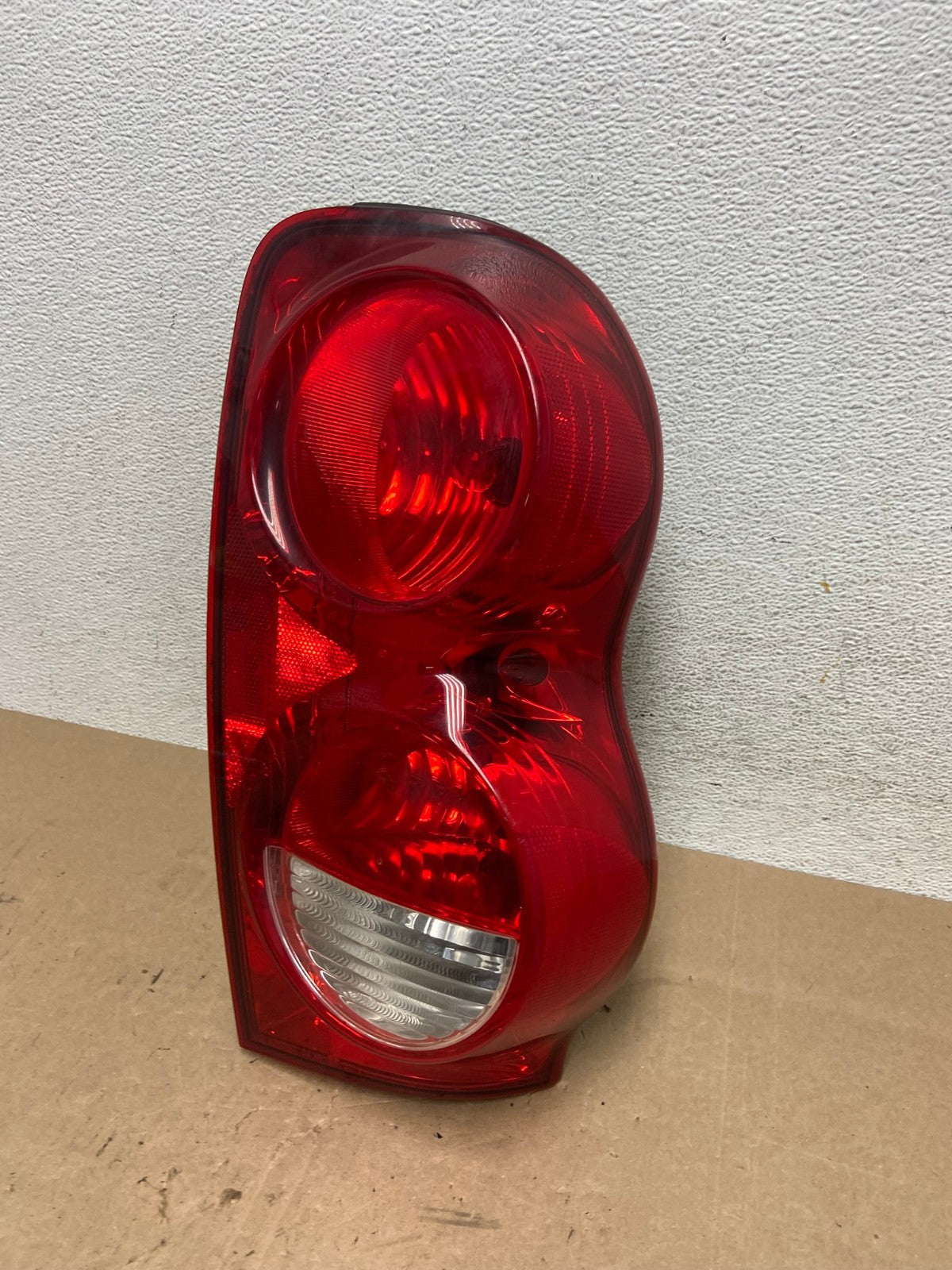 2004-2009 Dodge Durango Tail Light Right Passenger RH Side AE6042 LK0