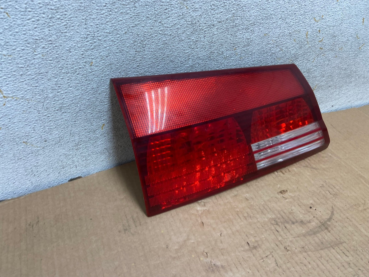 2004 - 2005 Toyota Sienna Left Driver LH Side Inner Tail Light AI7060 LK2