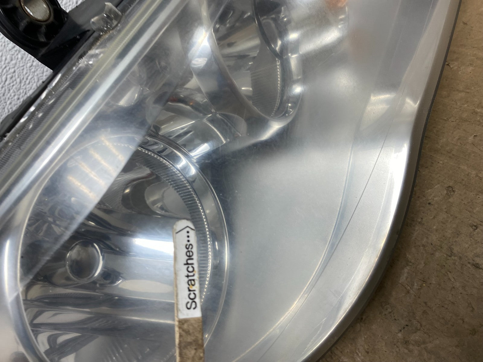2011 to 2016 Chrysler Town and Country Right Passenger Headlight AC0120 DW3
