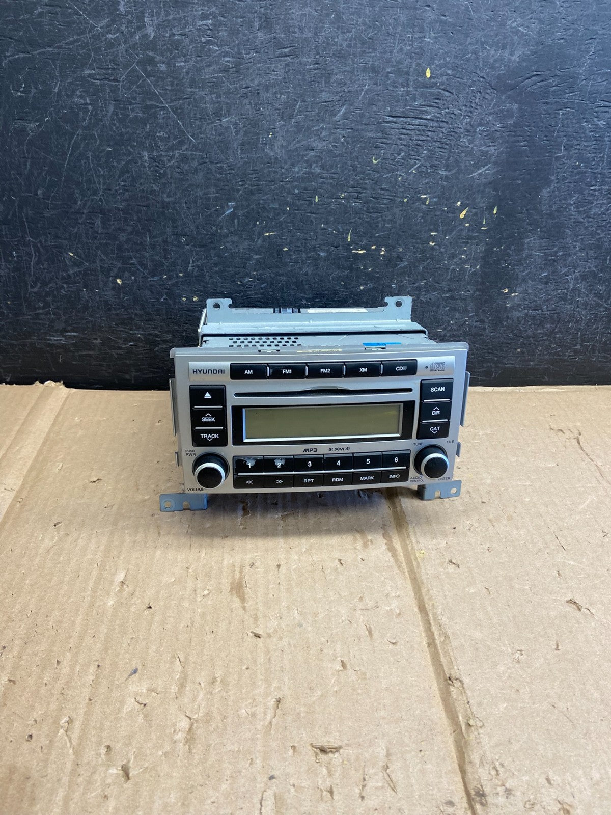 2007 to 2009 Hyundai Santa Fe AM/FM Radio CD Player ai2735 DG0