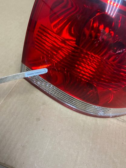 2004-2007 Volkswagen Touareg Right Passenger Side Rh Tail Light AC7466 LK3