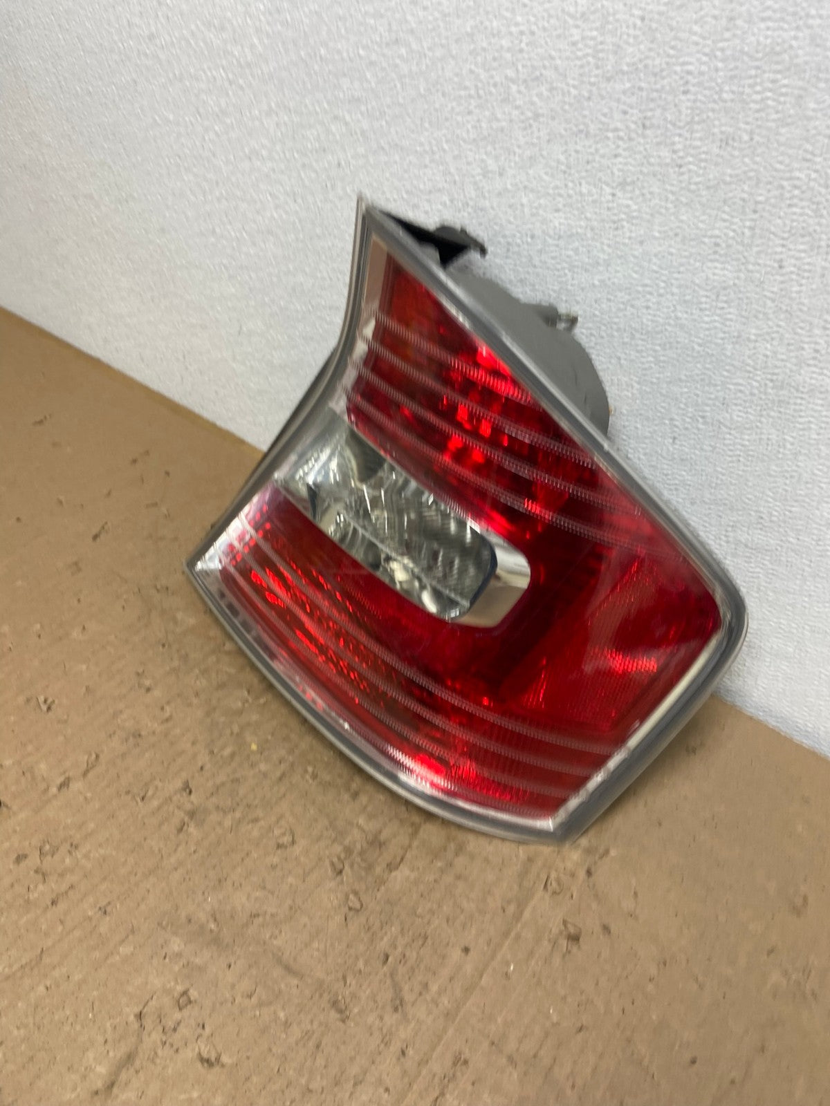 2005 to 2007 Subaru Legacy Outback Right Passenger RH Tail Light AB6741 LK1