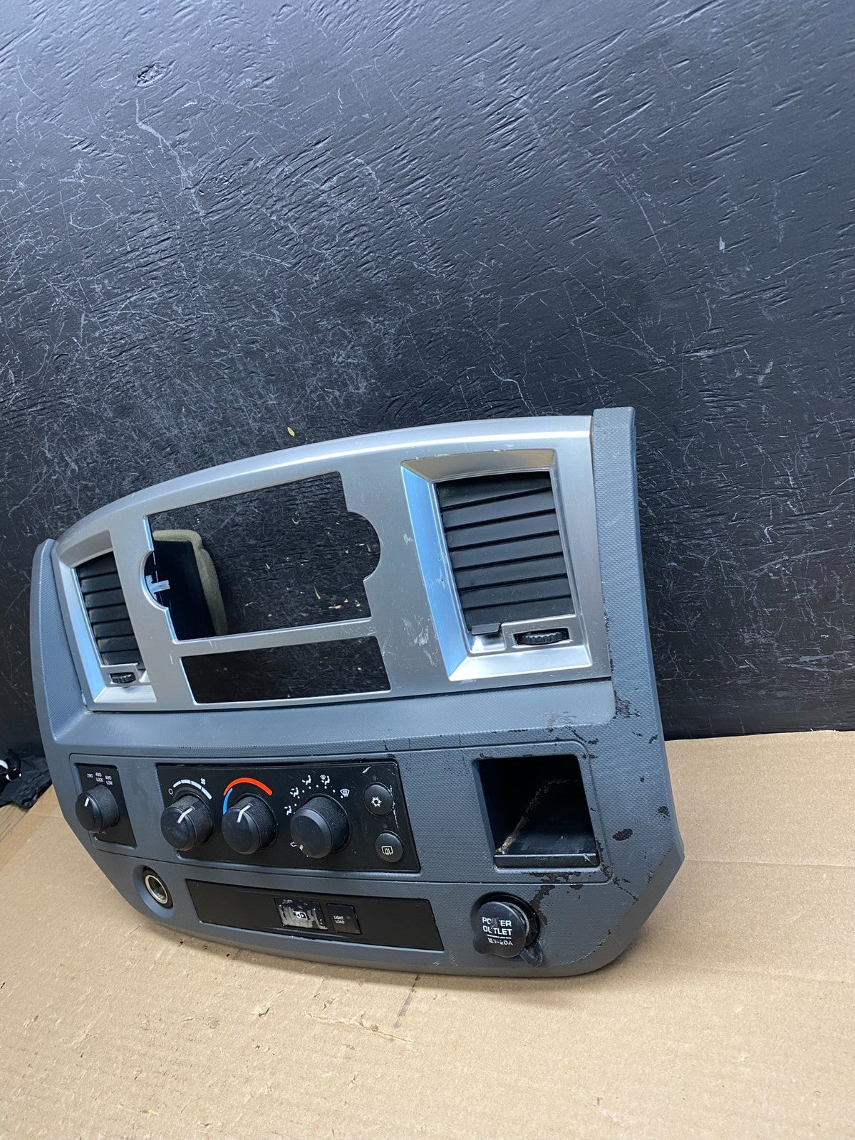 2006 to 2008 Dodge Ram Radio Climate Control A/C Heat Dash Bezel Trim ag6435 DG5