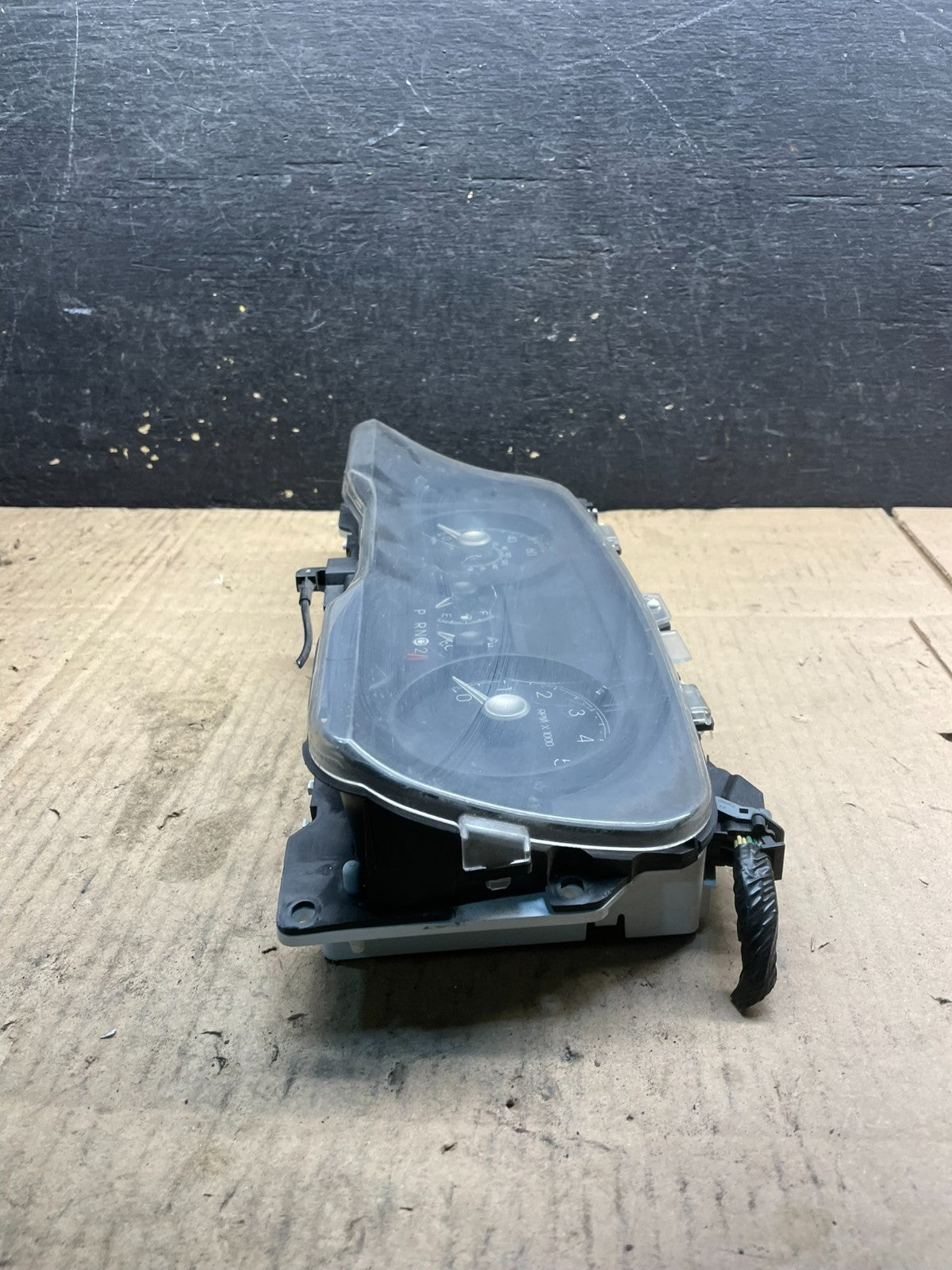 2009 to 2011 Lincoln Town Car Speedometer Cluster Gauge W7177 DG4
