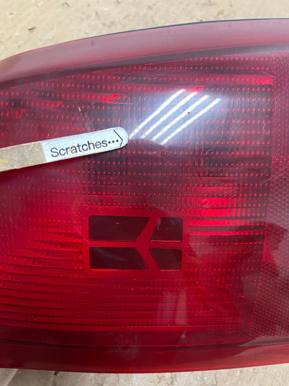 1992-1995 Oldsmobile Cutlass Supreme Convertible Right RH Tail Light AC0137 LK3