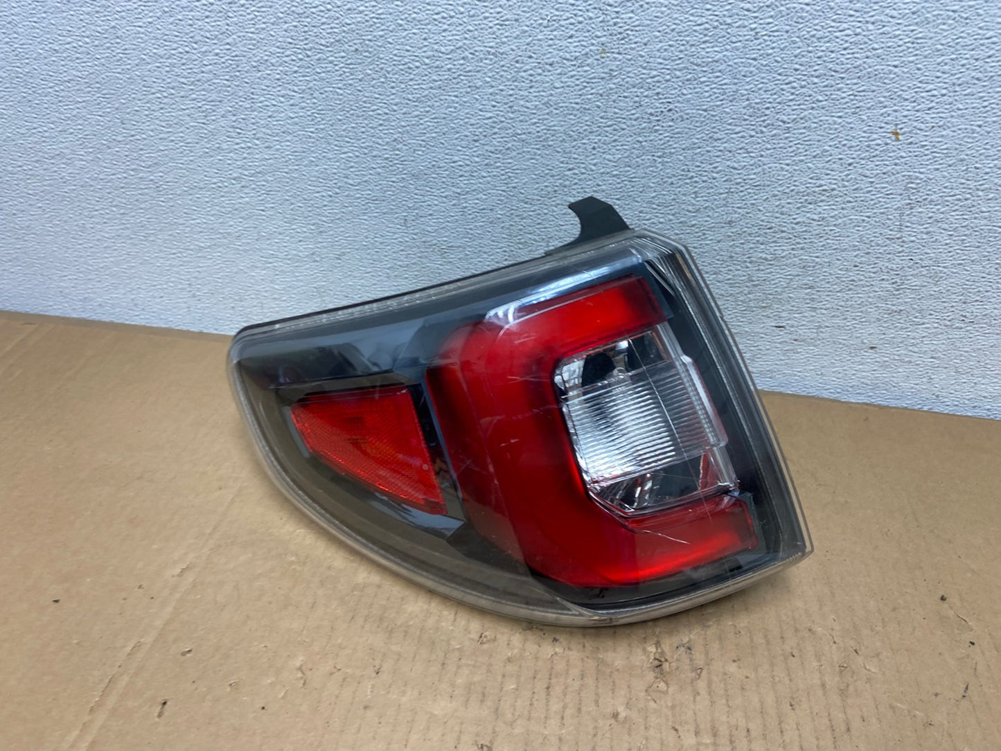2013 to 2016 GMC Acadia Left Driver LH Side Tail Light AD0893 LK0
