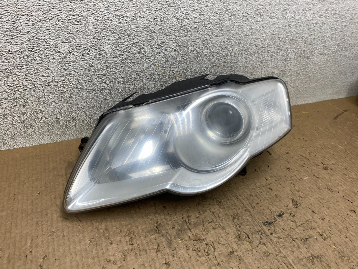 2006 - 2010 Volkswagen Passat Left Driver LH Side Halogen Headlight W7983 DW2