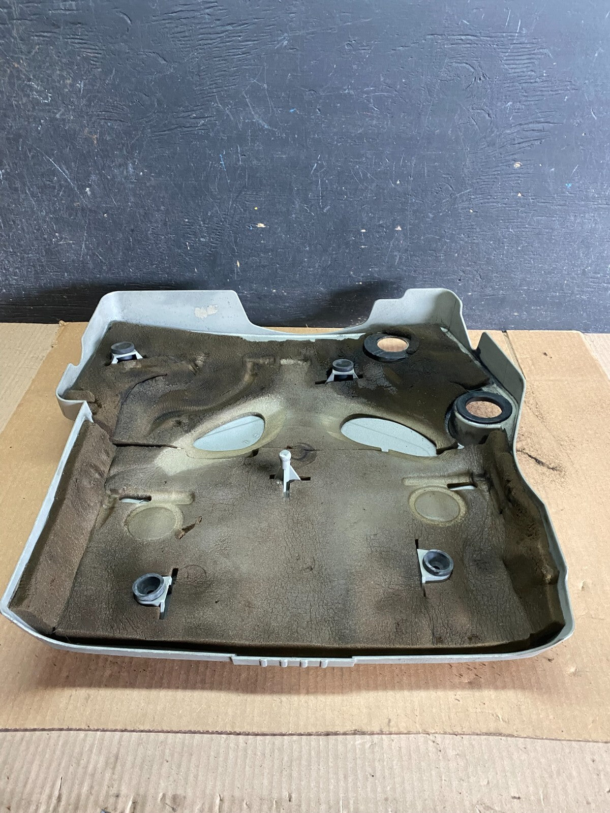 2004 to 2007  Cadillac CTS 3.6L Plastic Engine Cover Shield j73565