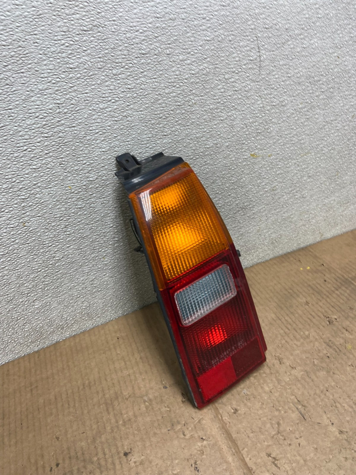 1991-1996 Ford Escort Station Wagon Left Driver LH Side Tail Light AA65922
