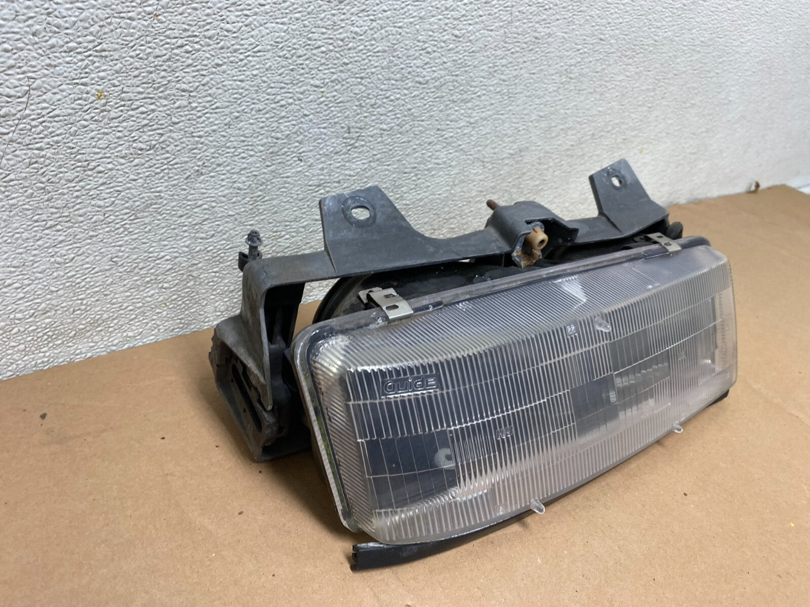 1987 to 1988 Chevrolet Corsica Right Passenger RH Side Headlight F7115 DG12