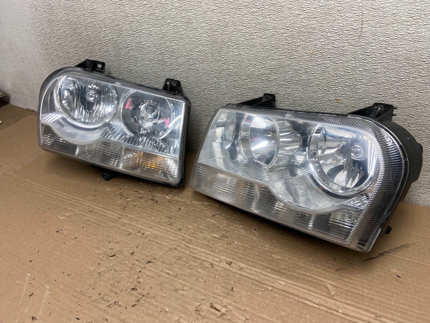 2005 2006 2007 Chrysler 300 Left+Right Halogen Headlights AB1215 DW1