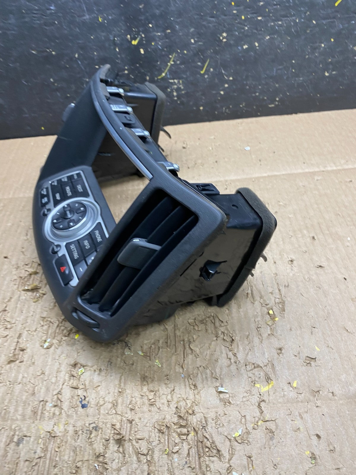 2008 - 2012 Infiniti G35 EX35 Radio Player Screen Panel Bezel V7442 DG2