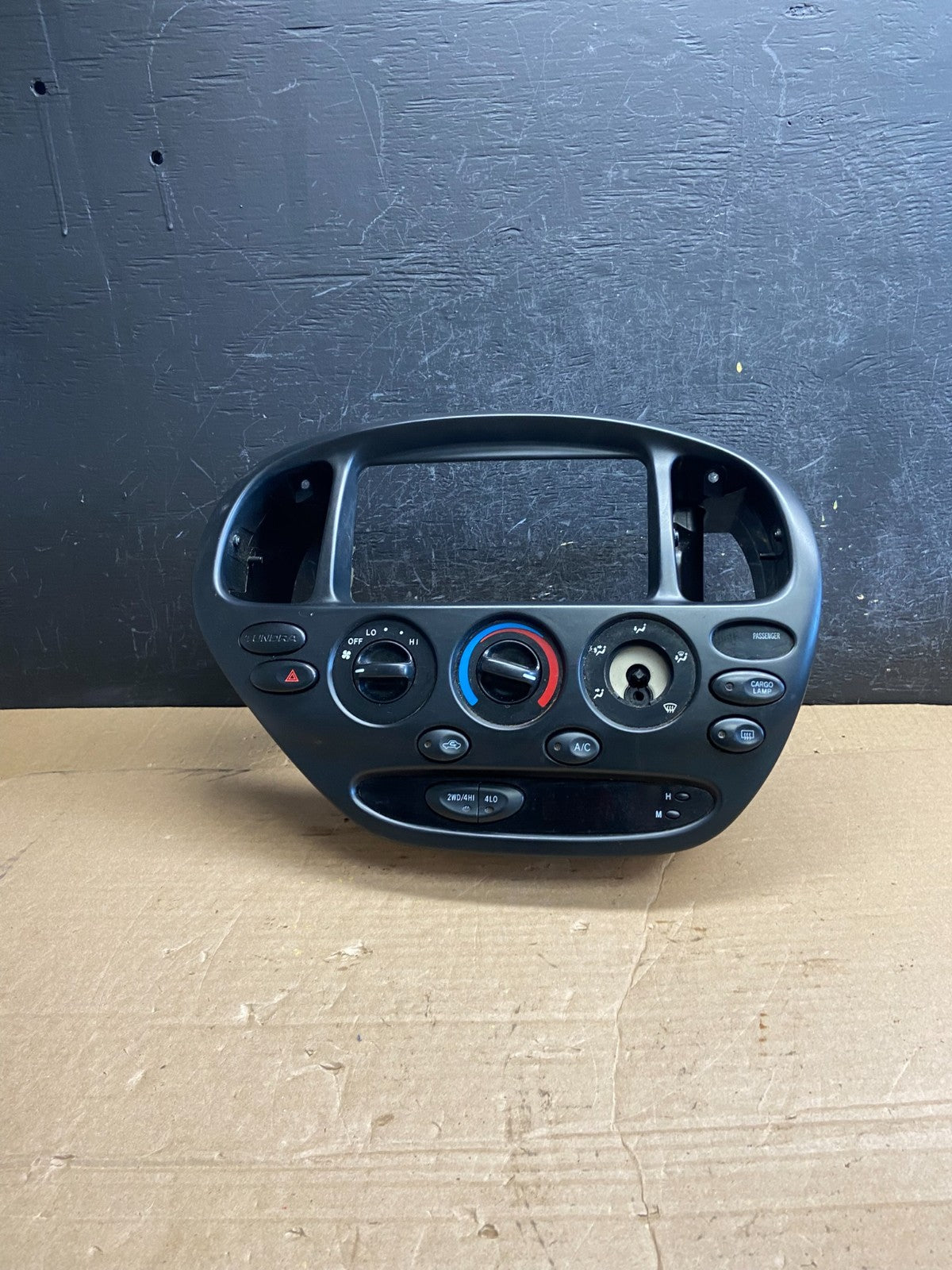 2000 2001 2002 Toyota Tundra Climate Control Panel Radio Bezel AF1987 DG0