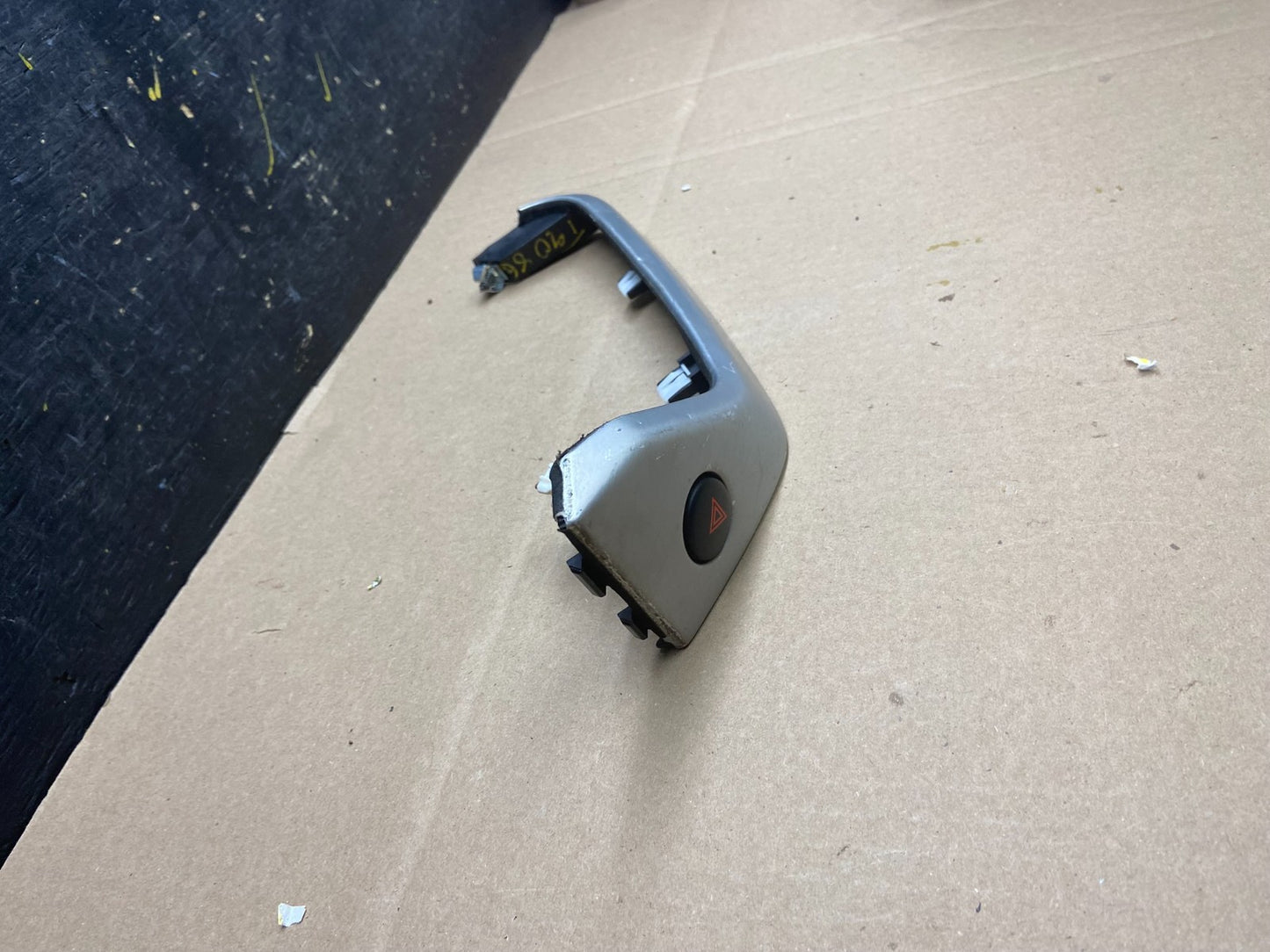 2009-2010 Nissan Murano Dash Trim Panel With Hazard Buttom Switch OEM t9086 DG1
