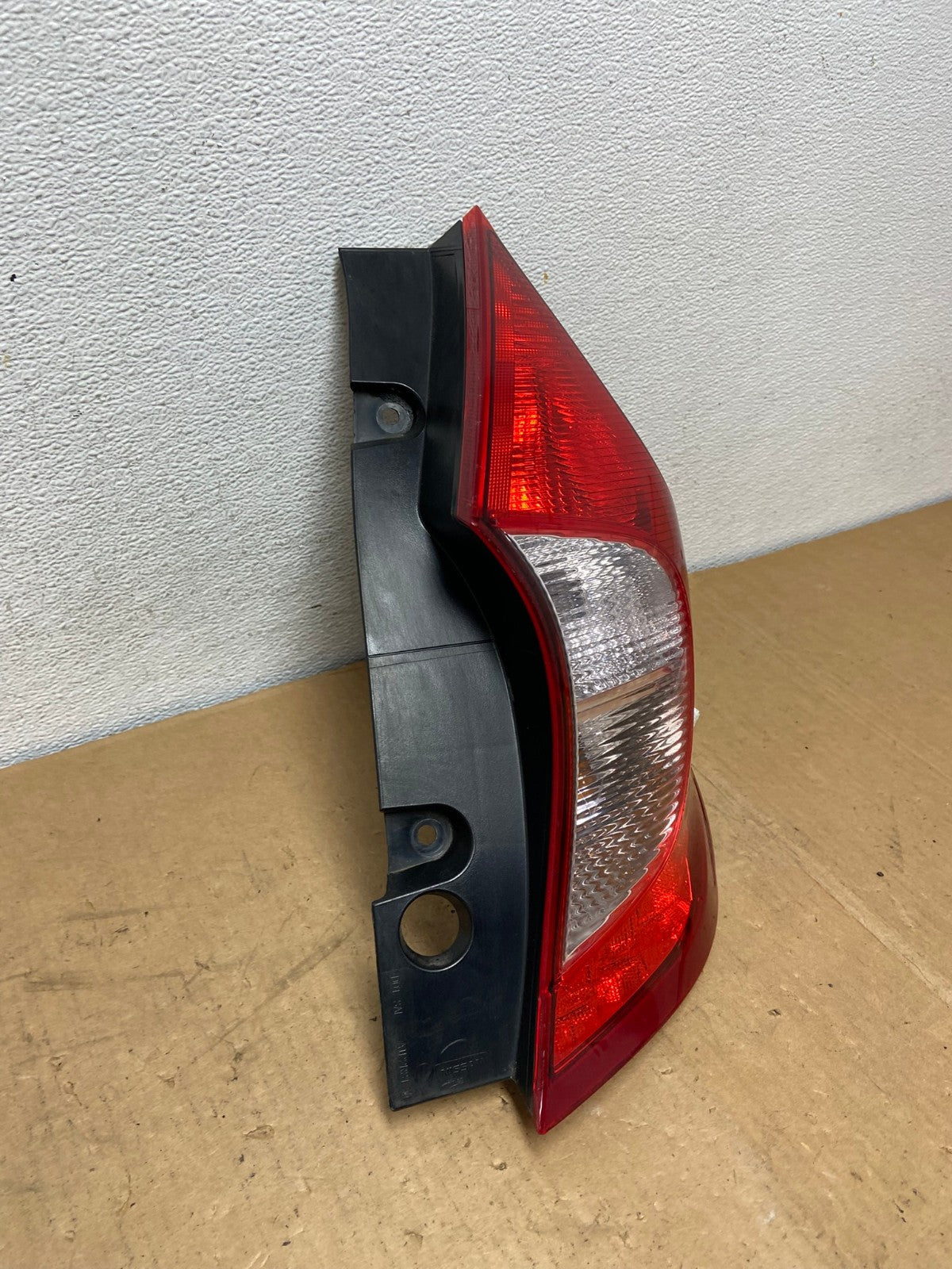 2014 - 2019 Nissan Versa Note Hatchback Right Passenger Tail Light AC8626 LK2