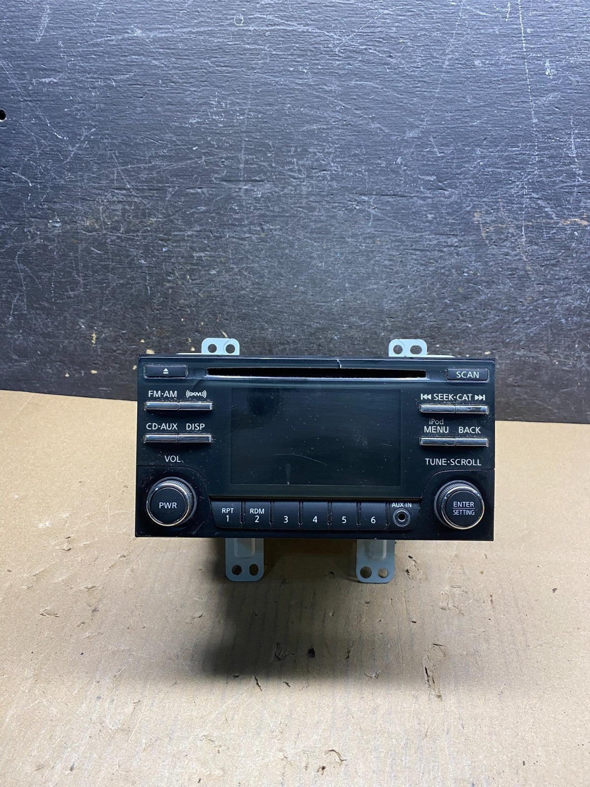 2013 to 2015 Nissan Rogue 28185-1VX0A Radio Receiver AM FM CD AI7422 DG0