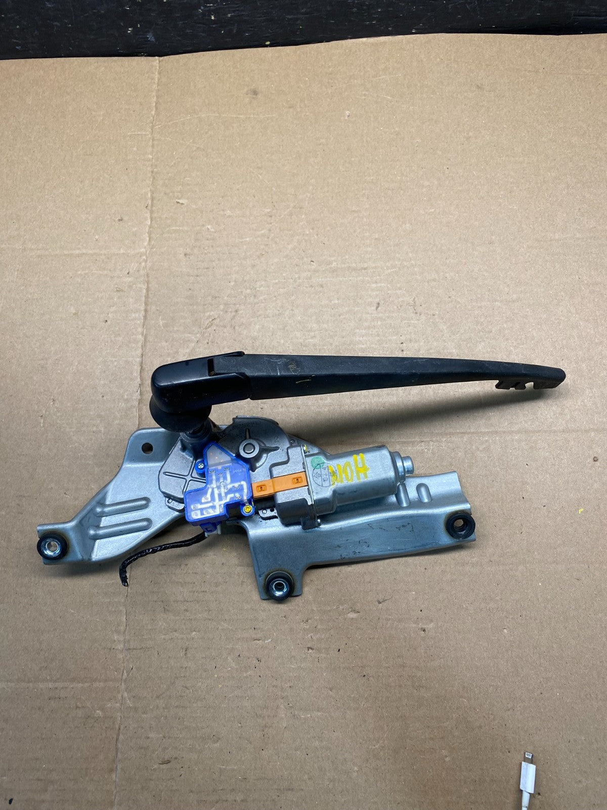 2010 to 2013 Subaru Forester Rear Windshield Washer Wiper Motor Q9483 DG0