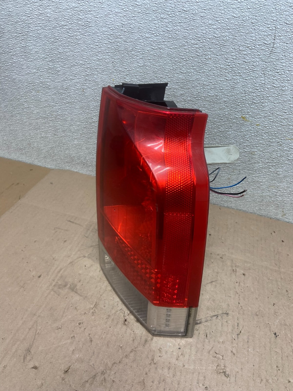 2005 to 2007 Volvo Xc70 V70 Right RH Side Tail Light Oem AA0969 DW1