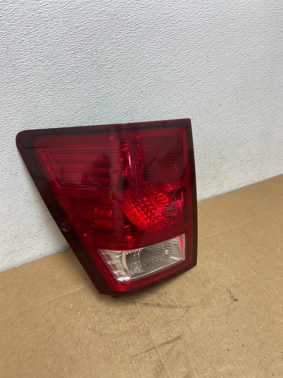 2007 2008 2009 2010 Jeep Grand Cherokee Left Driver Lh Tail Light AD6212 LK2