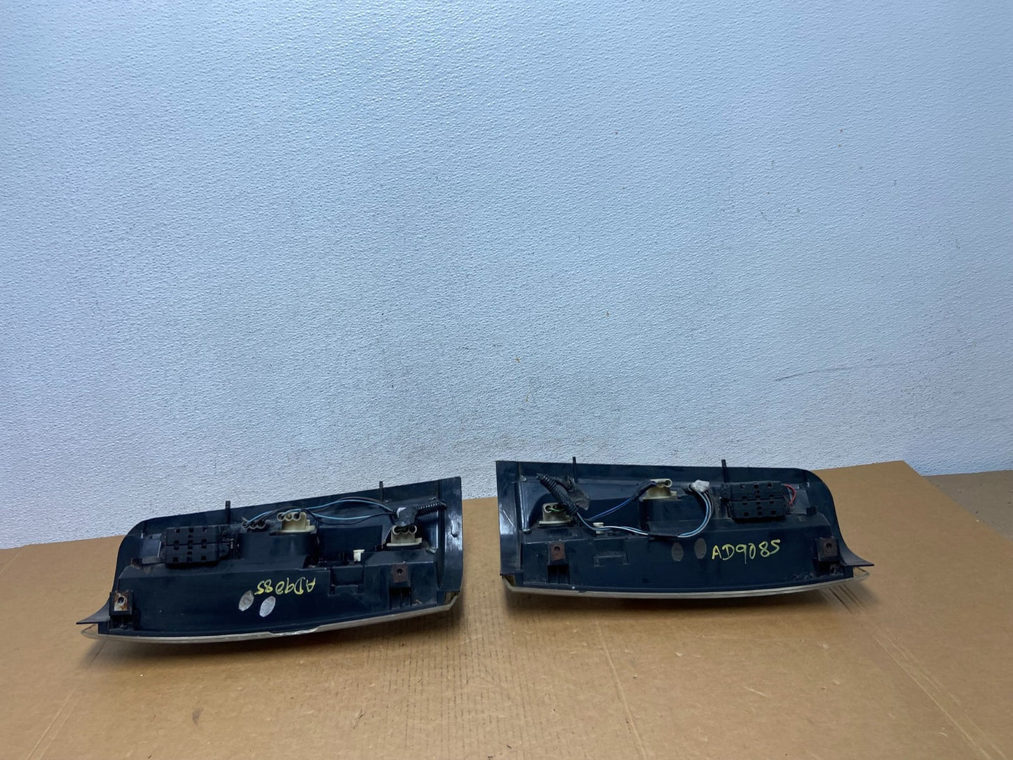 1999-2002 Chevrolet Silverado 1500 Left+Right Set Side Tail lights ad9085 DG10