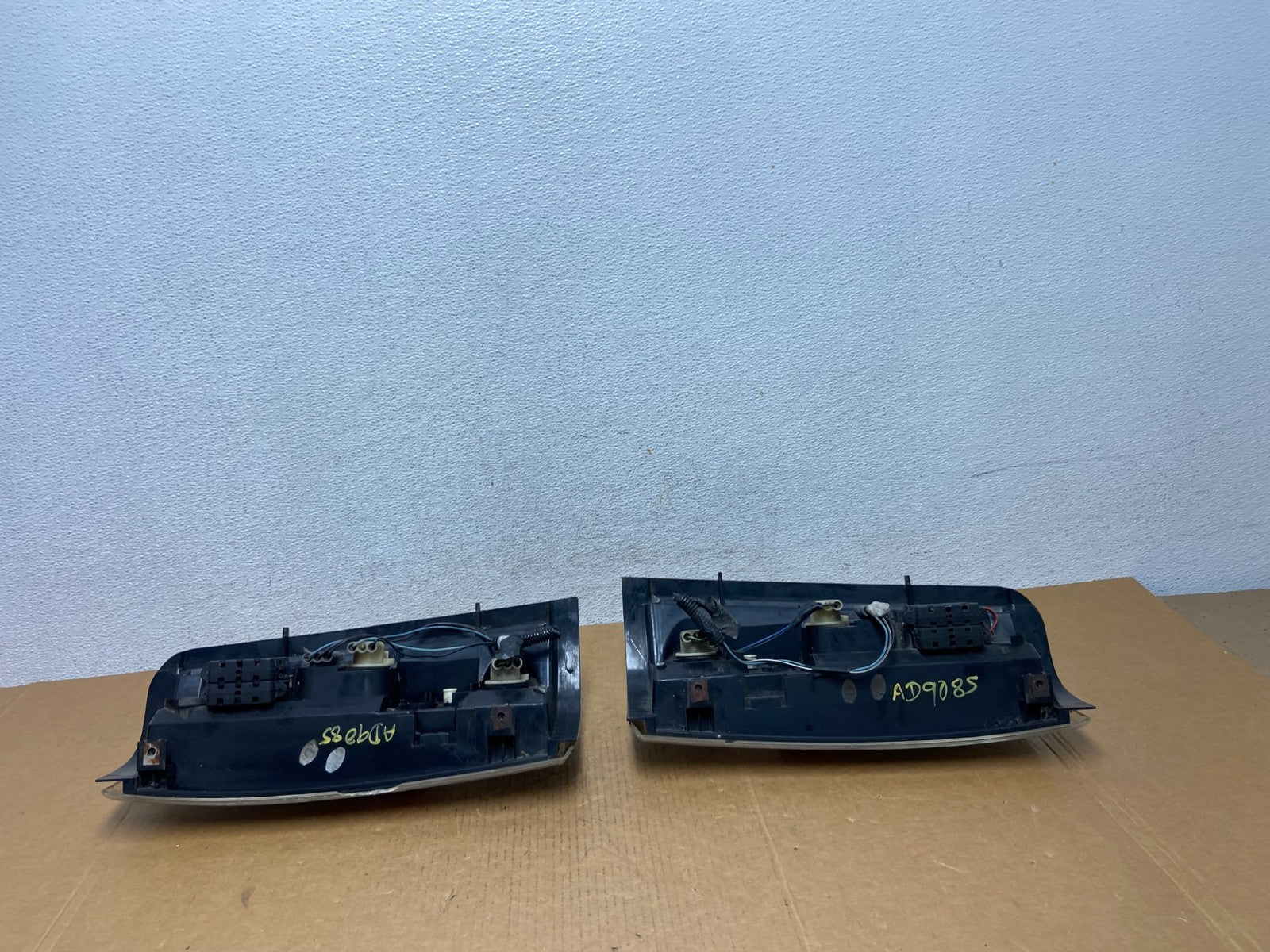 1999-2002 Chevrolet Silverado 1500 Left+Right Set Side Tail lights ad9085 DG10