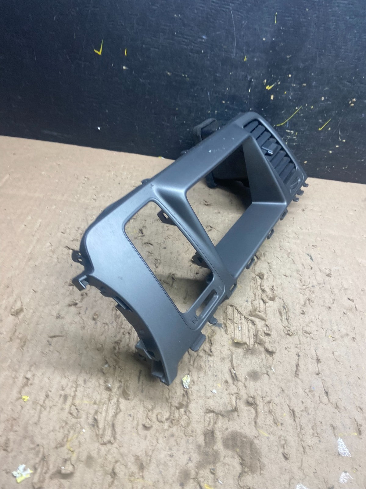 2009-2014 Nissan Murano Radio Center Console Display Bezel Air Vent T8999 DG1