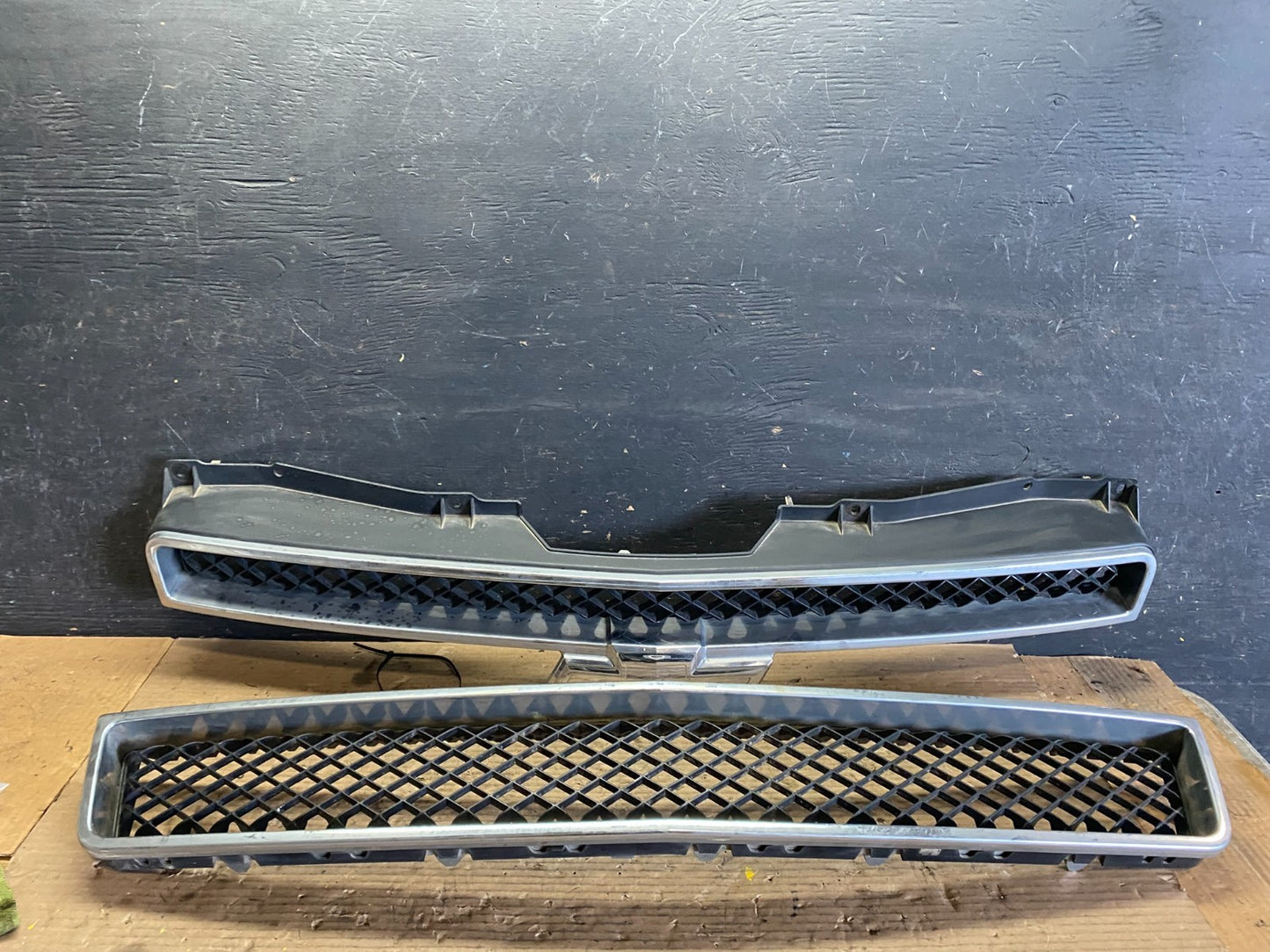 2007 to 2014 Chevrolet Avalanche Front Upper Lower Set Grill Grille Oem S5831 DG0
