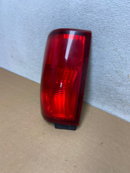 1998 to 2002 Lincoln Navigator Right Passenger RH Side Tail Light AI2594 LK1