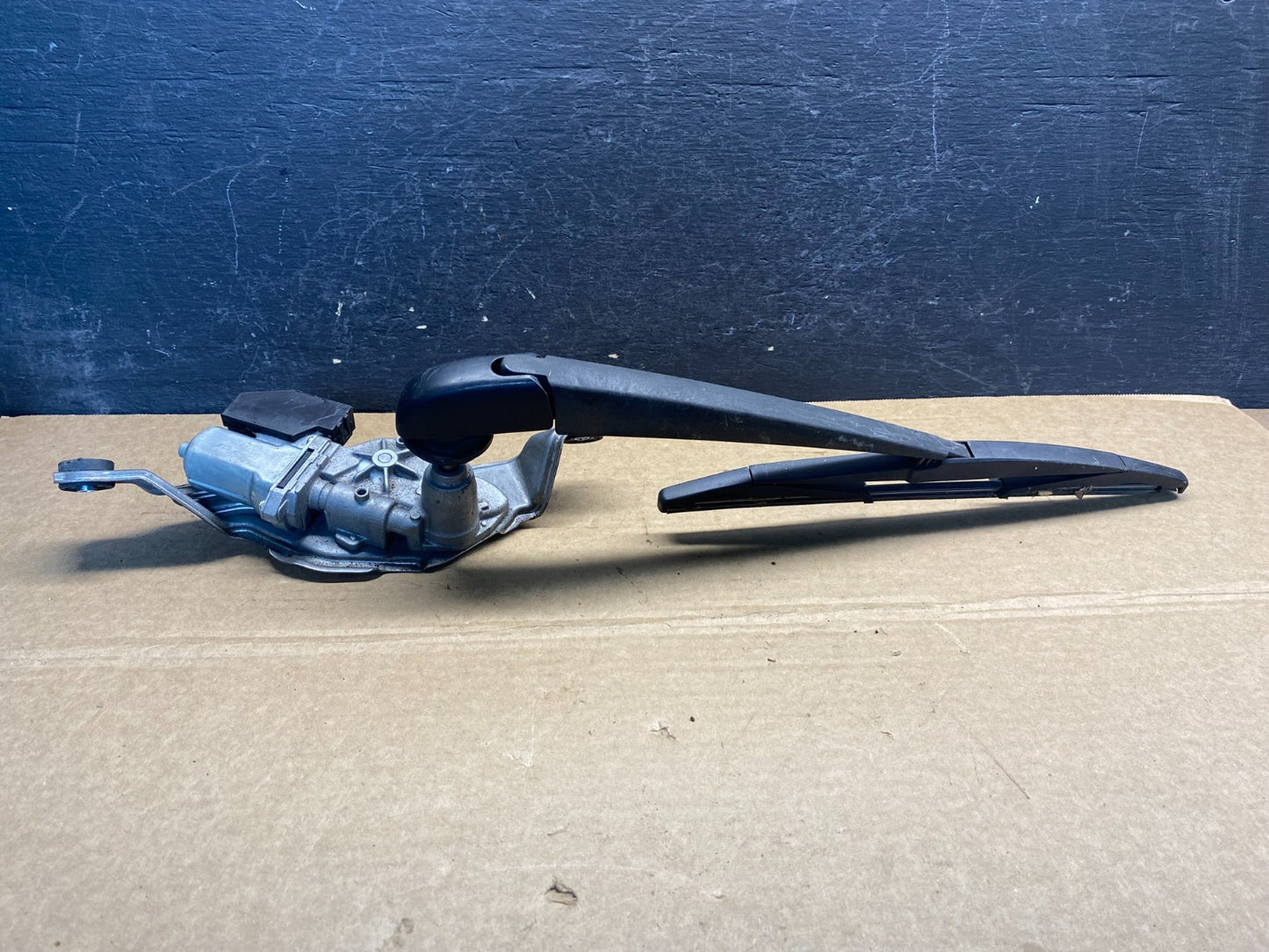2009 to 2015 Toyota Venza Rear Wiper Motor AF5338 DG3