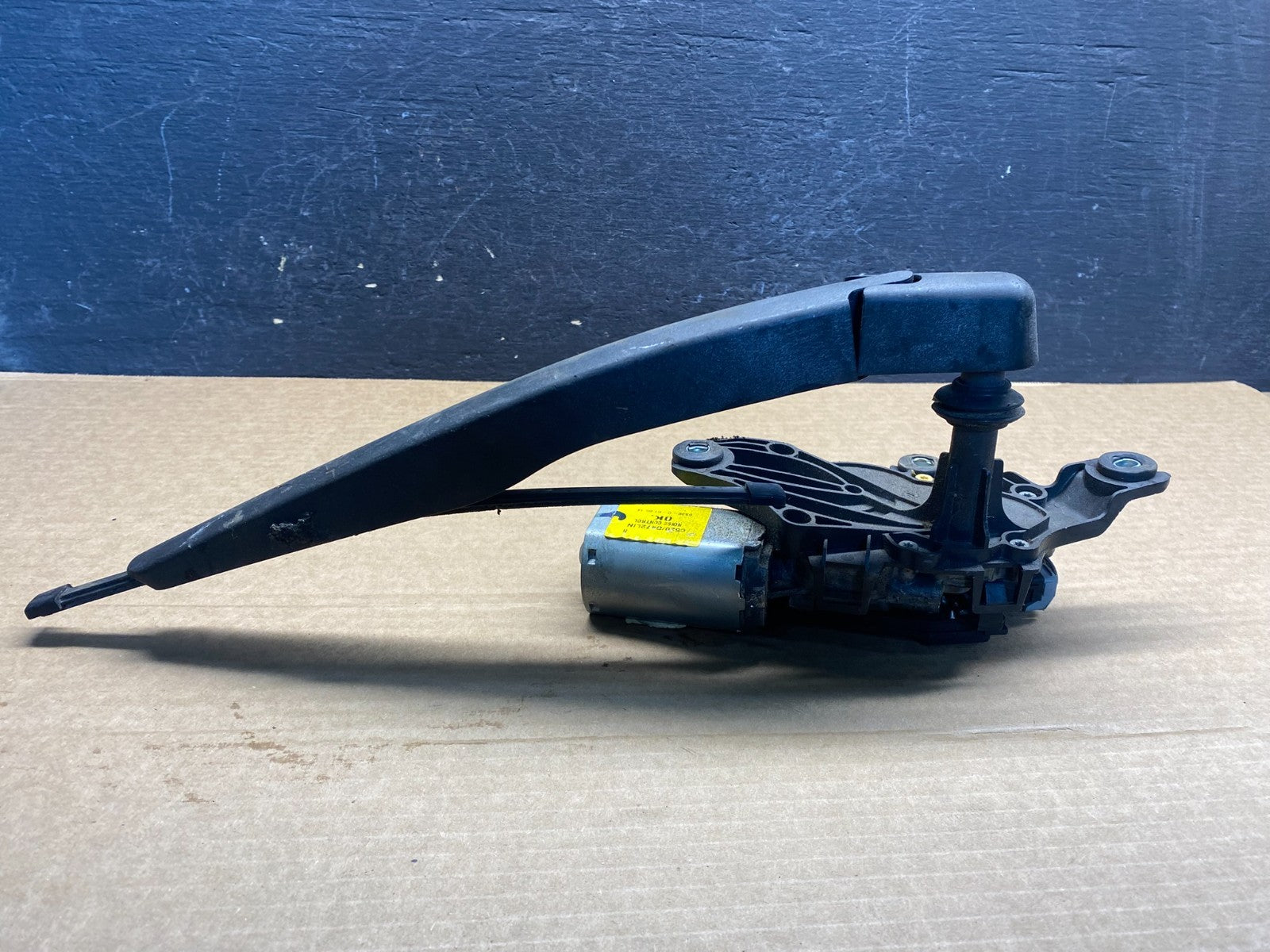 2013 to 2019 Ford Escape Rear Windshield Wiper Motor AF7499 DG3