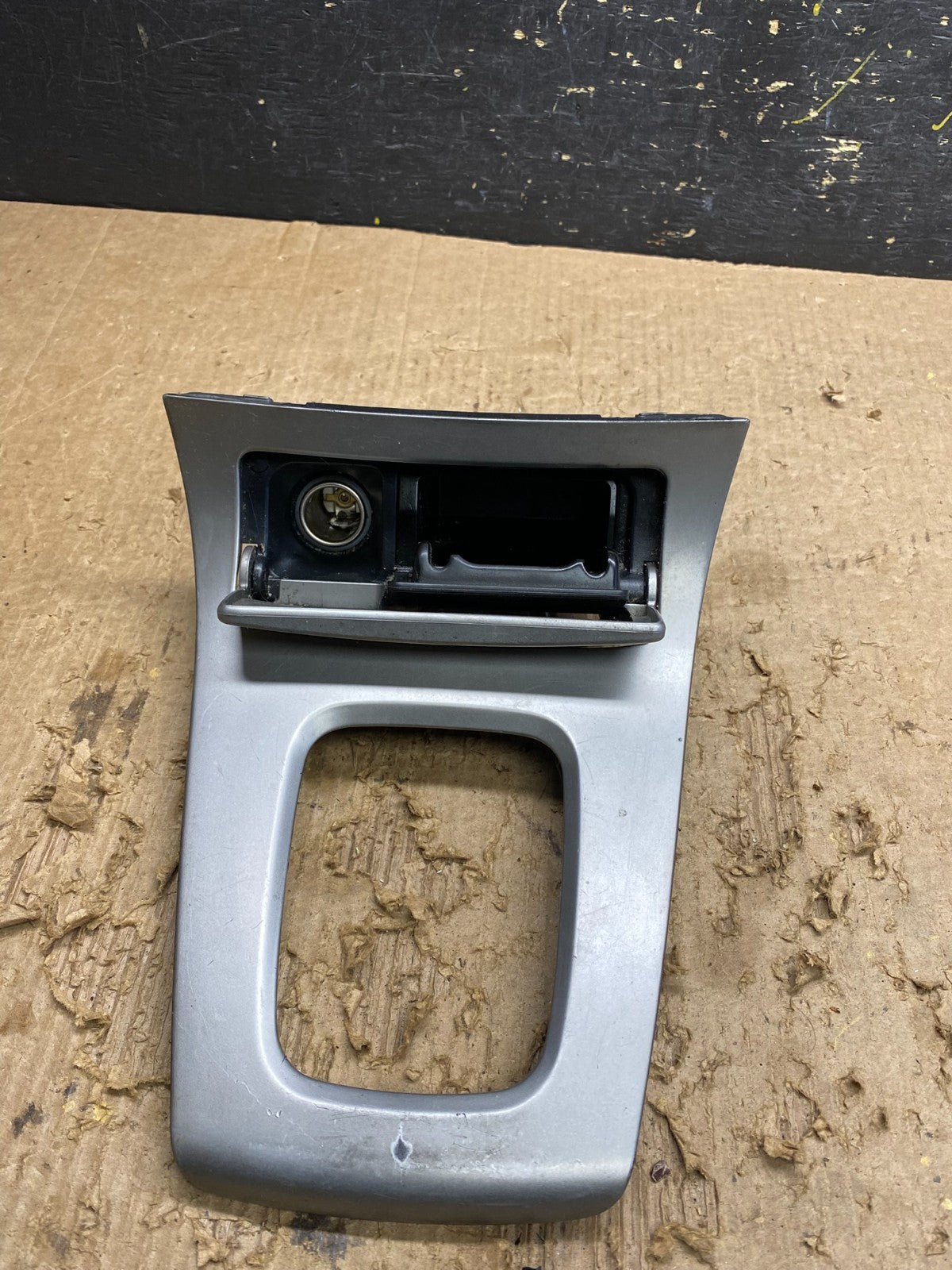2003 - 2008 Subaru Forester Center Console Shifter Bezel  Trim  z9907 DG1