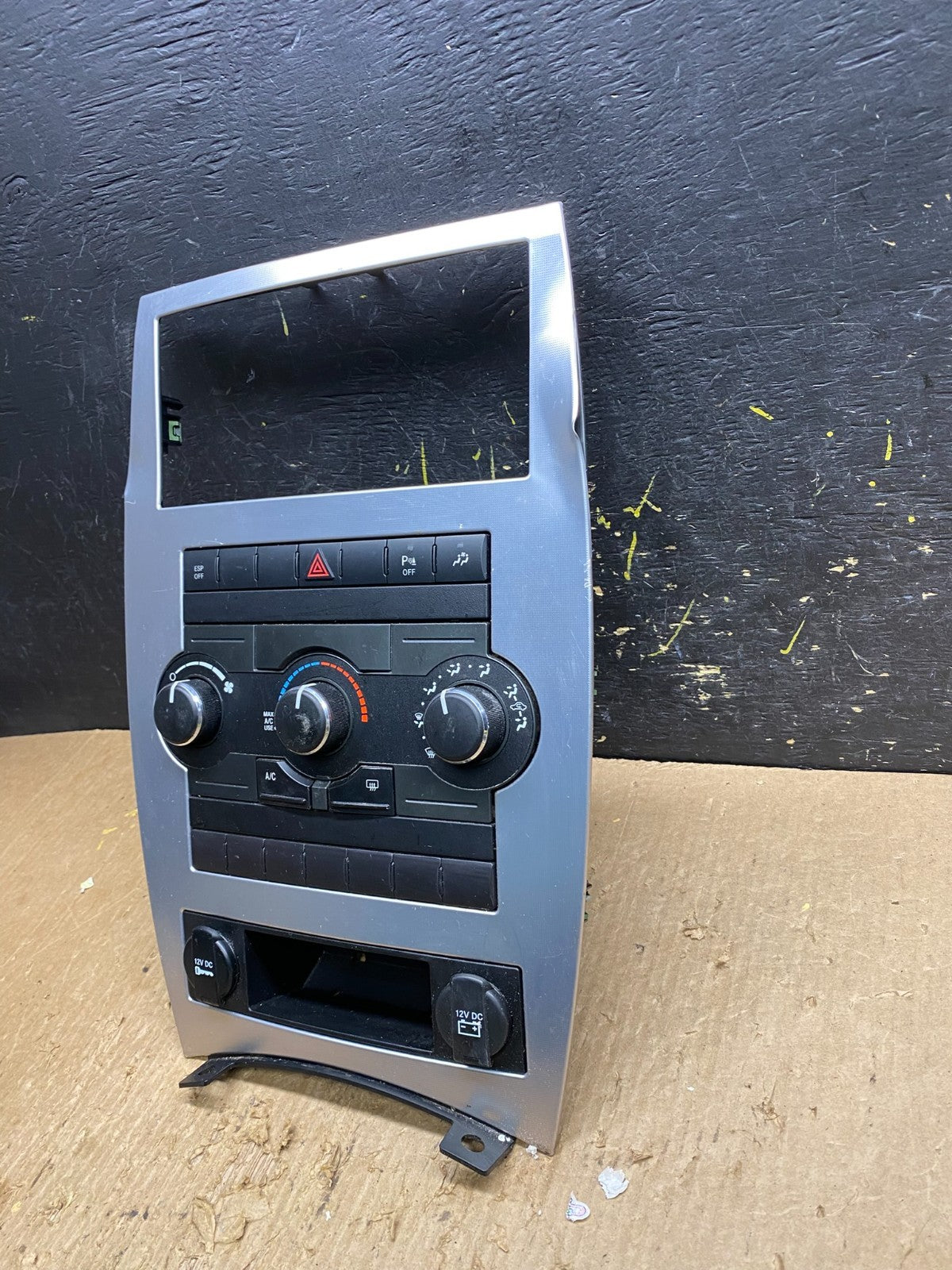 2008 to 2010 Jeep Grand Cherokee Center A/C Heater Climate Control OEM AA0000 DG3