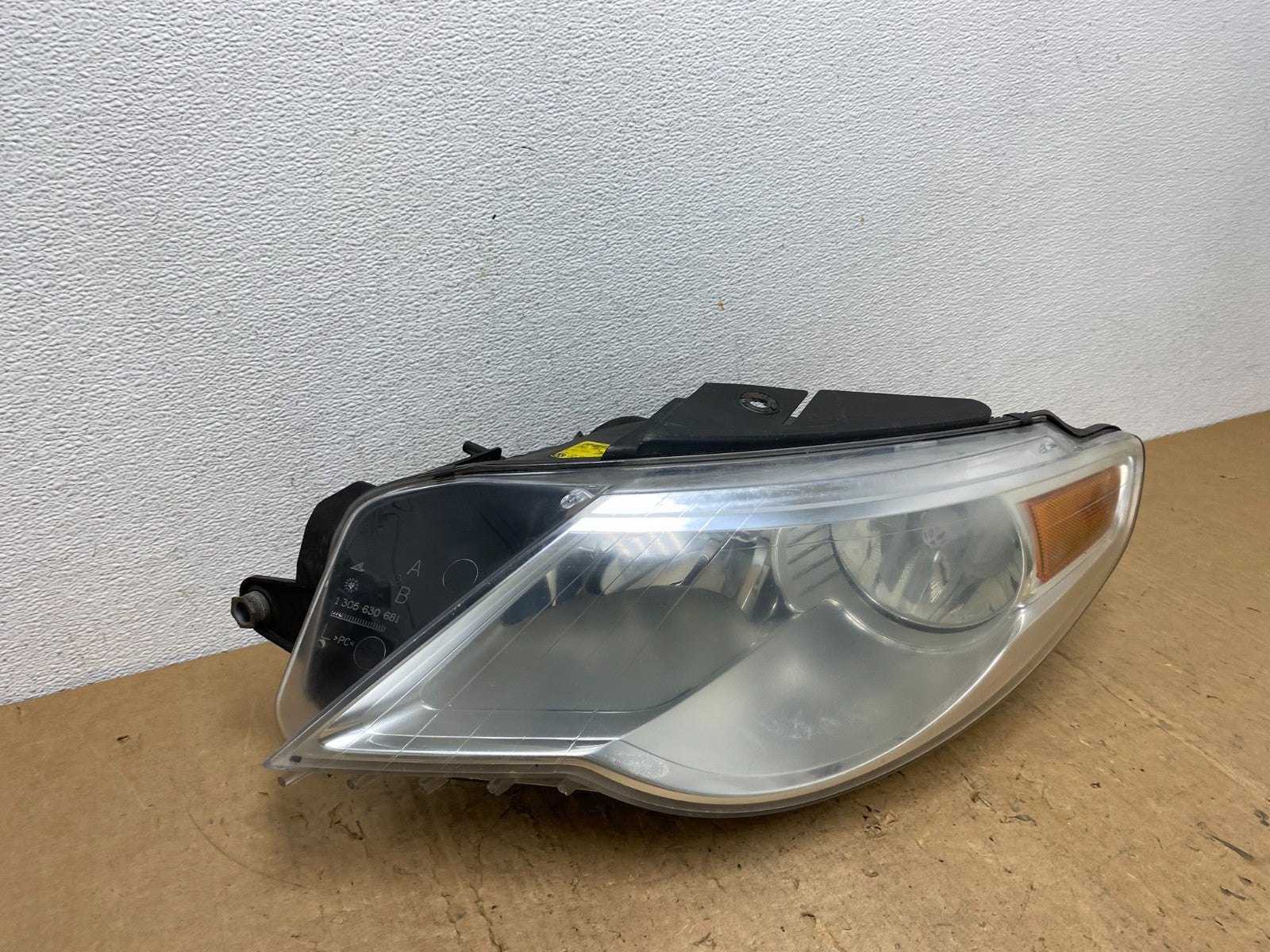 2009 - 2012 Volkswagen CC Left Driver Lh Side Headlight Halogen AD0647 DW2