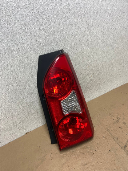 2005 to 2015 Nissan Xterra Right Passenger Rh Side Tail light AG5585 LK2